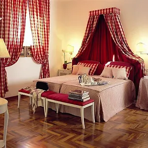 Palazzo Ruspoli Apartment