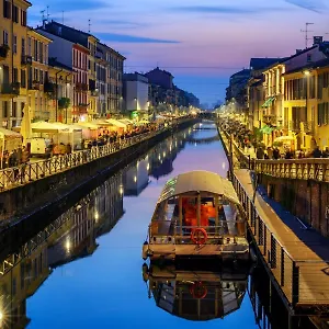ca-foscari-pop-naviglio.italymilanhotels.net/